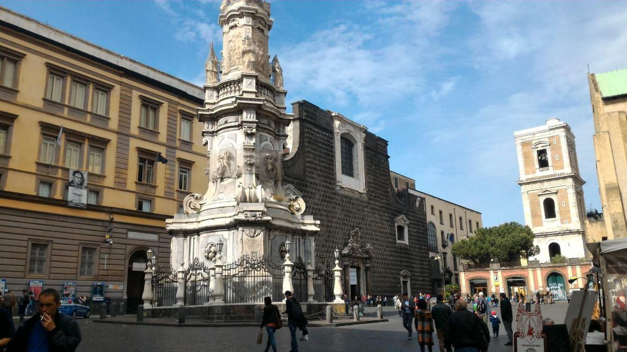 Mini Appartamento Al Chiostro Nápoles Exterior foto