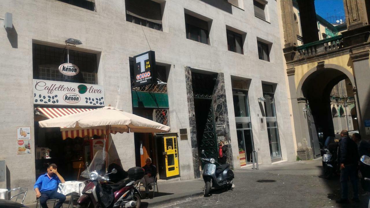 Mini Appartamento Al Chiostro Nápoles Exterior foto